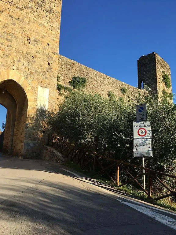 B&B In Piazza Monteriggioni